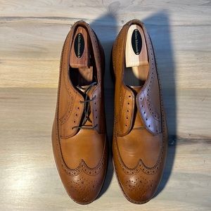 Allen Edmonds McGregor Wingtips, Walnut color, Size 10 EEE
